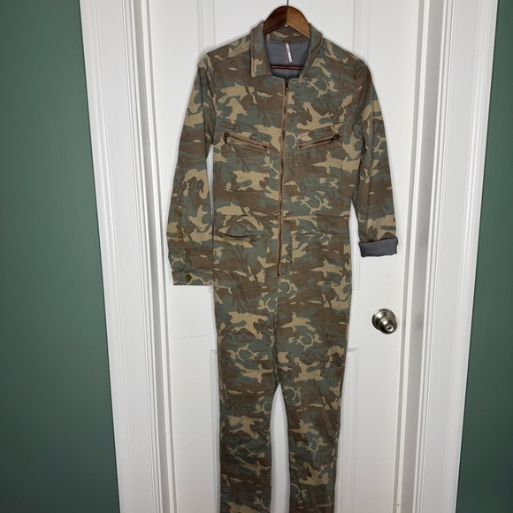 FREE PEOPLE Lennox safari style camo jumper  Jumpsuit L zipper - Picture 2 of 4